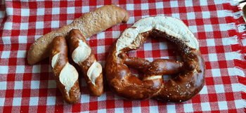 Wiese Breze mit Laugenstangen und Seele Wiese Breze mit Laugenstangen und Seele